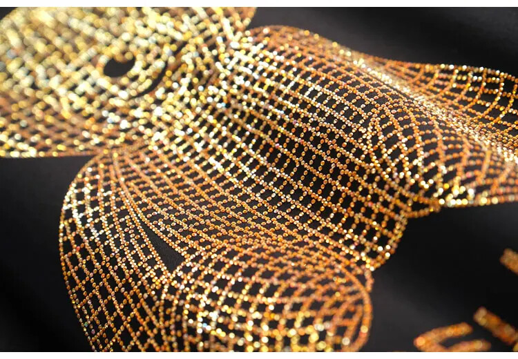 Fashion Trend Bear Rhinestones Streetwear Long Sleeve Luxury Men V-Neck T-Shirt