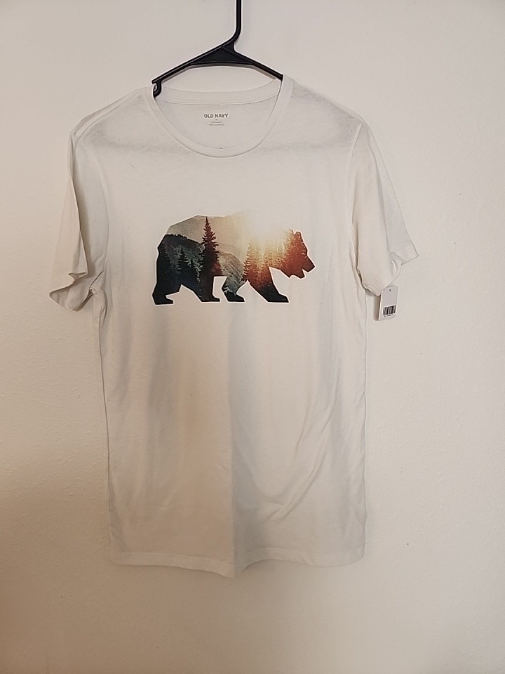New Old Navy Soft Washed White Sunset Bear With Nature Theme Tee Size Medium