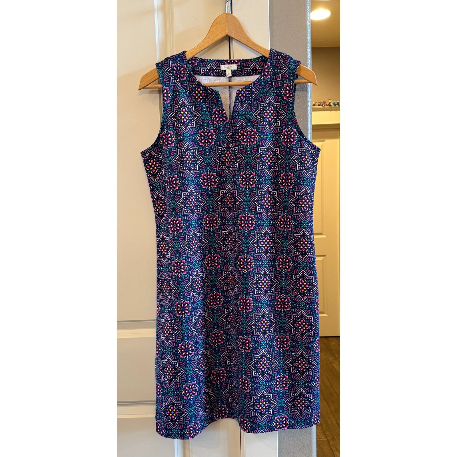 Talbots Petite Medium (MP) Geo Medallion Split Neck Sleeveless Shift Dress NWOT