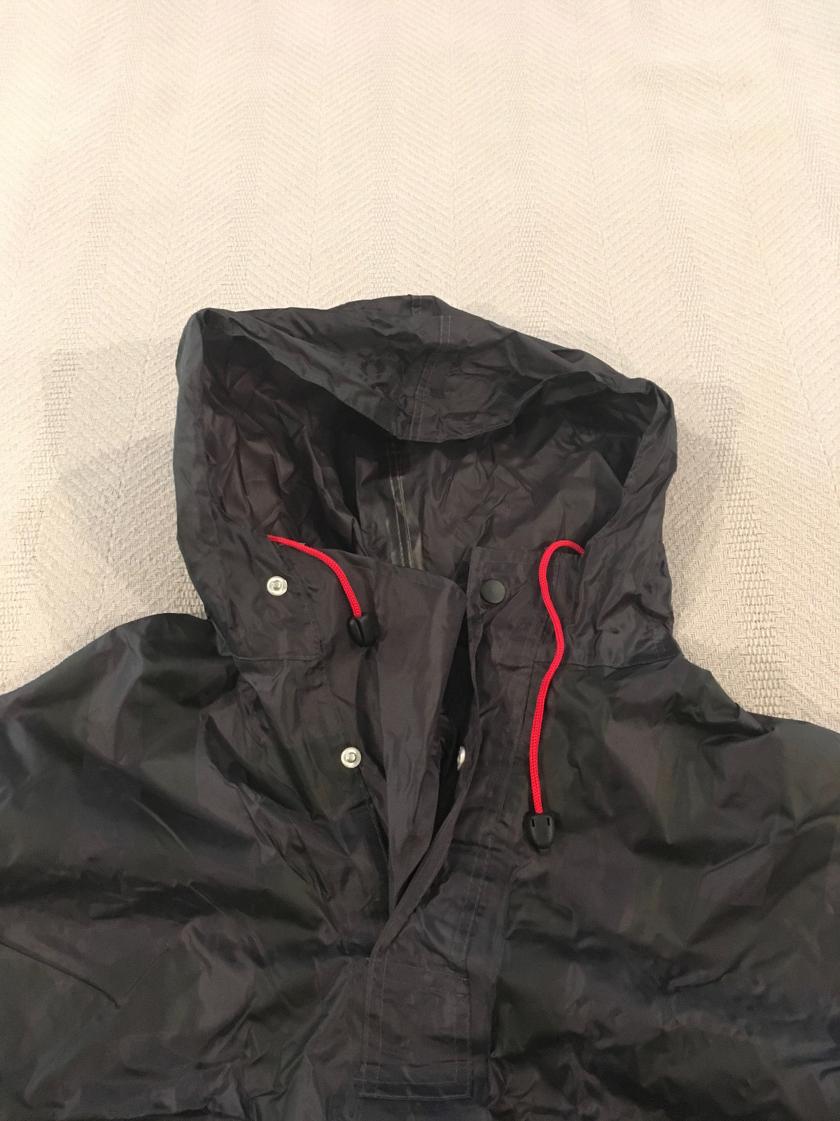 PORSCHE DESIGN PCNA PORSCHE RACING RAIN CAPE PONCHO W/SEWN IN STORAGE POUCH. NEW