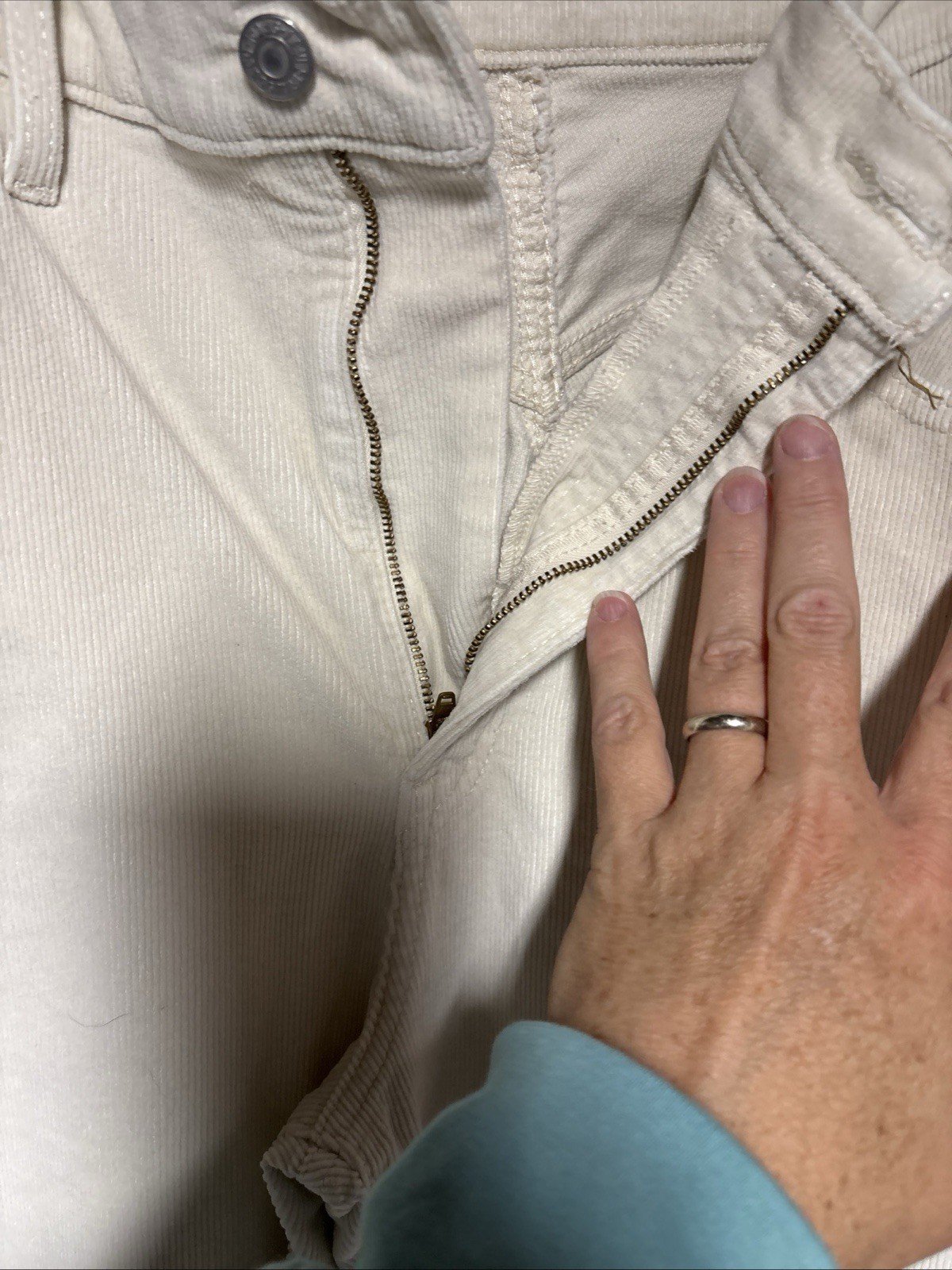 Levi’s Premium Ribcage Straight Ankle Corduroy Jeans Beige High Rise 33×25