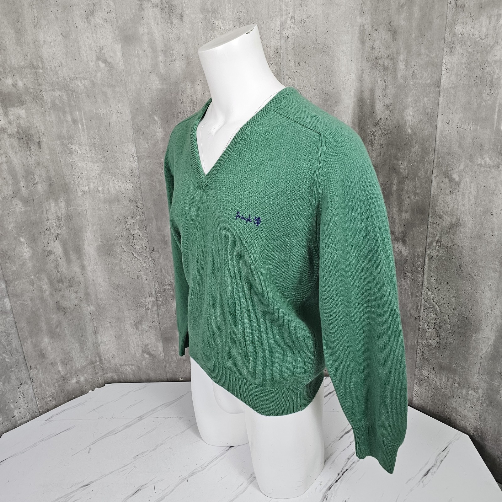 Vintage Pringle Sports Wool VNeck Pullover Sweater Green Jumper 42″/107 cm