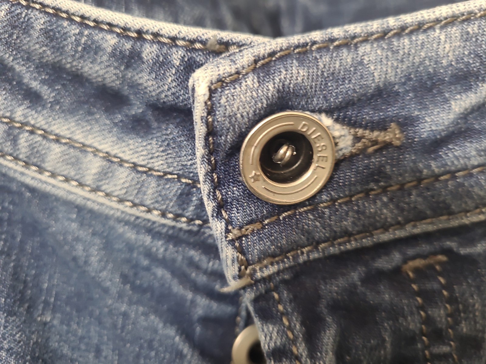 Diesel, Buster, Jean W33XL31