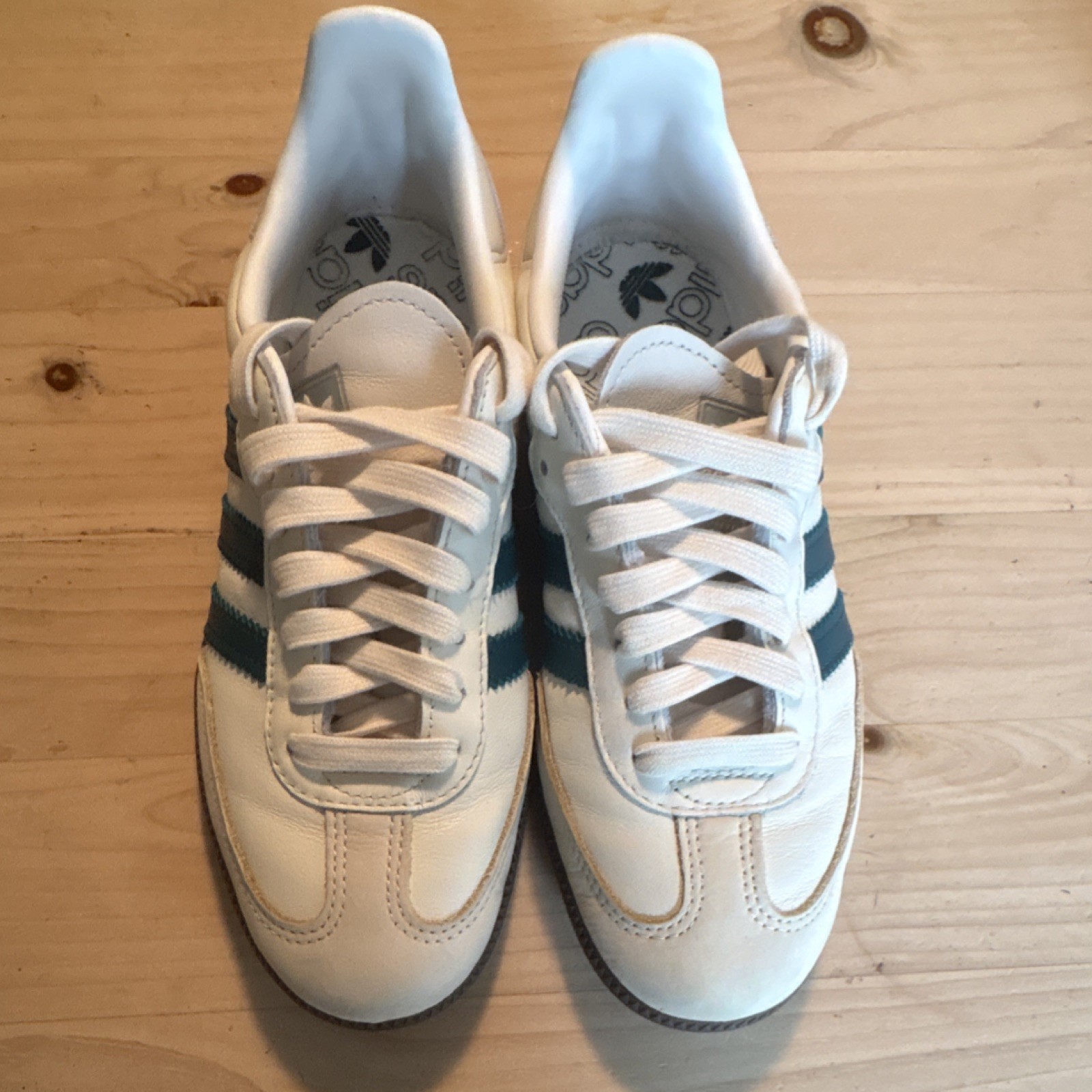 adidas Samba women’s cream and teal size 6, EU 37 1/3