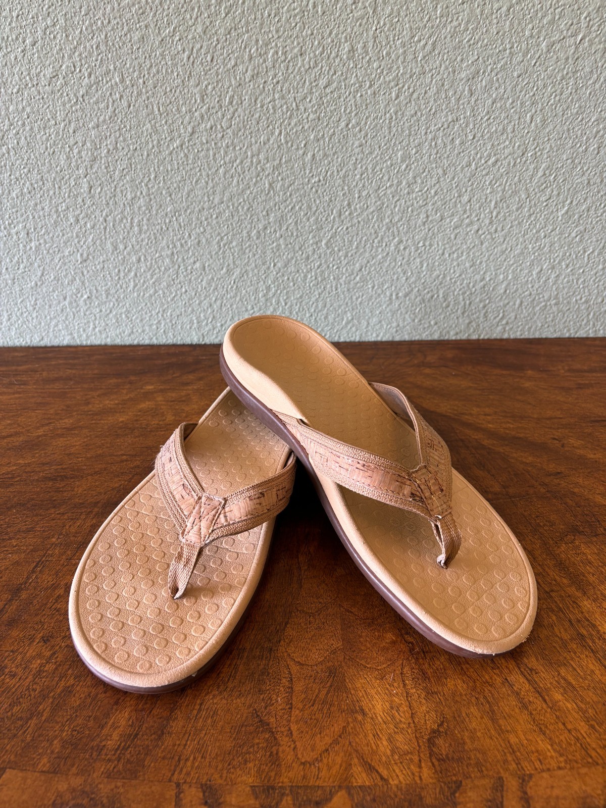 Womens Vionic Tide II Gold Cork Toe Post Sandal Flip Flop – Size 9