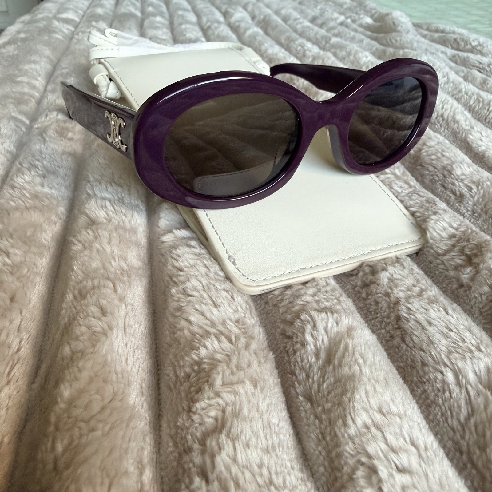 CELINE CL40194U Triomphe Round Sunglasses Purple/Plum Frame Gray Tinted Lenses