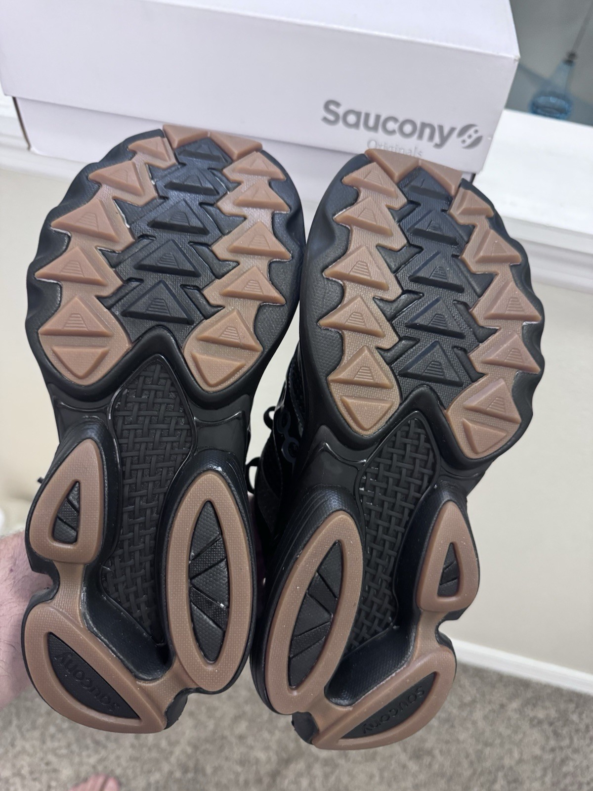 Saucony Grid NXT S70797-3 Triple Black Shoes Men’s 6, Women’s 7.5