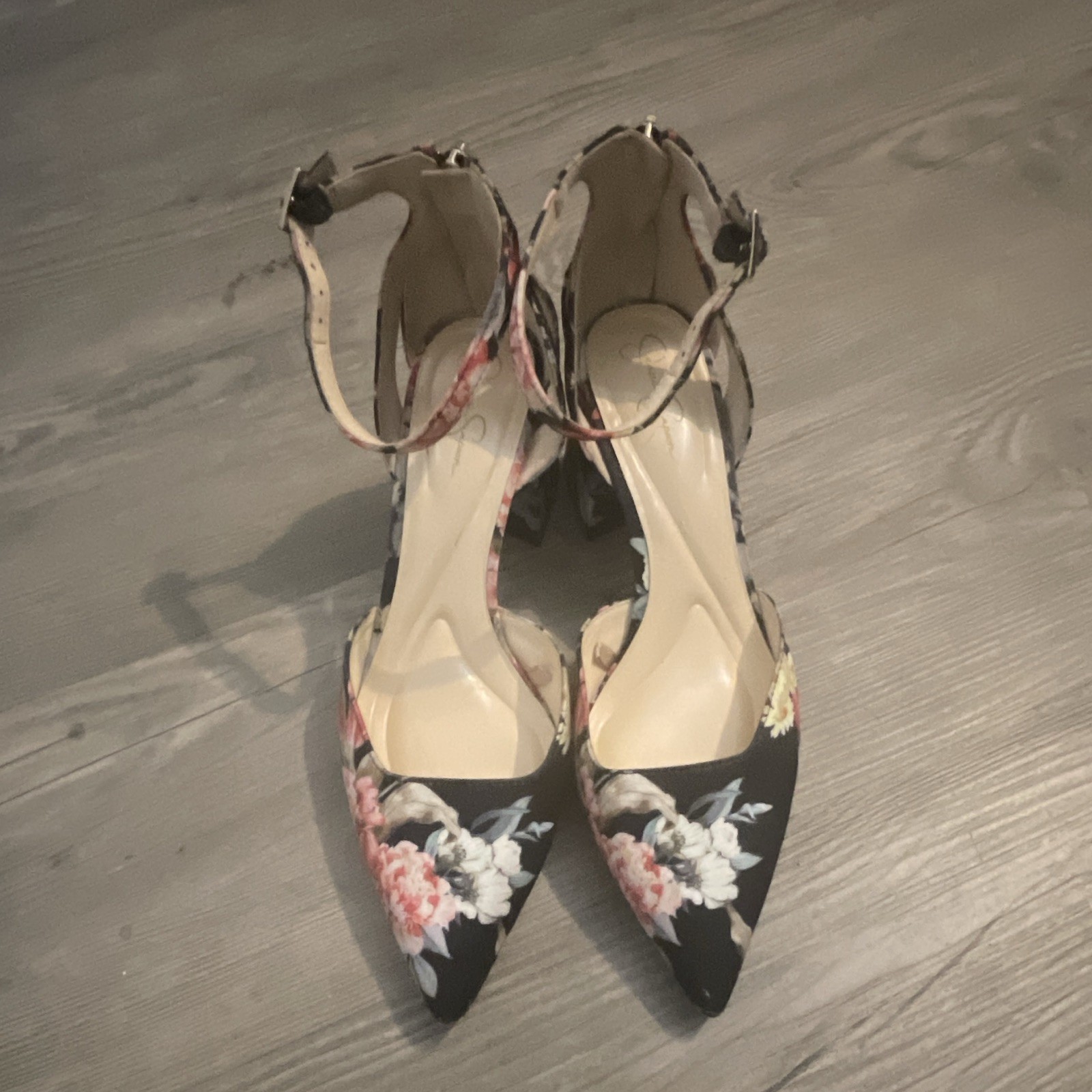 Women’s Black Floral Pointed Toe Synthetic Ankle Strap Buckle Pumps 7.5