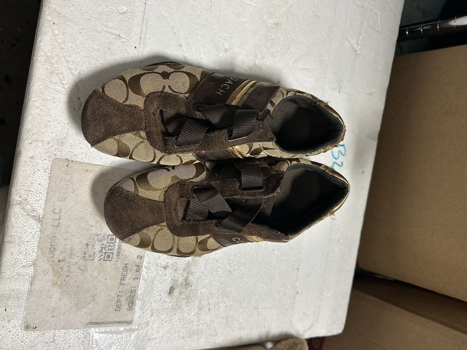 Coach Jenny Brown Sneakers Size 8 Athletic Style Preowned Good Condition.