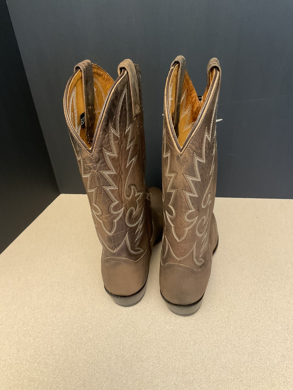 New! Mens Dan Post Renegade Distressed Leather Cowboy/Western Boots. Size 8.5EW.