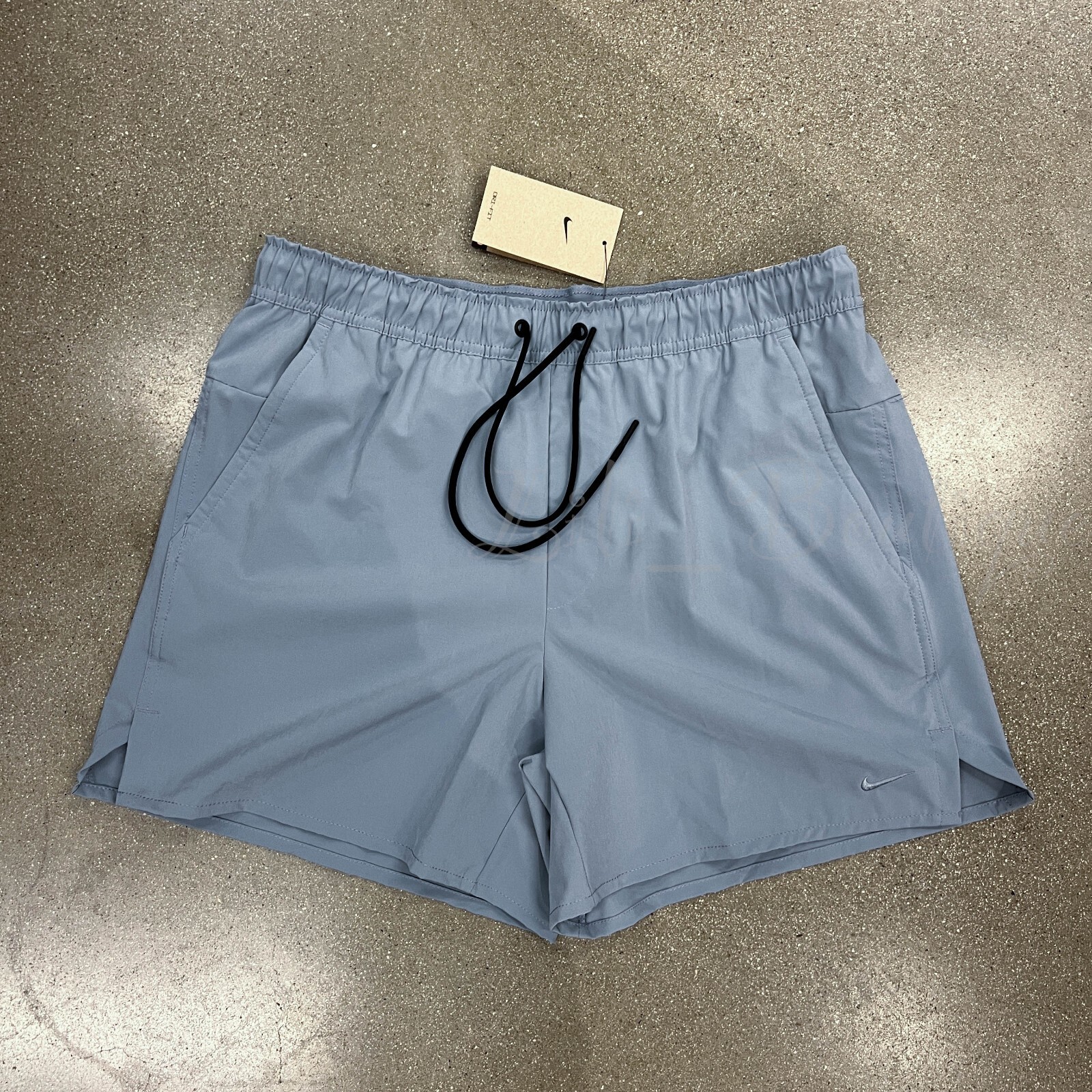 Nike Unlimited Men Dri-FIT 5″ Unlined Versatile Shorts DV9336-493 Ashen Slate L