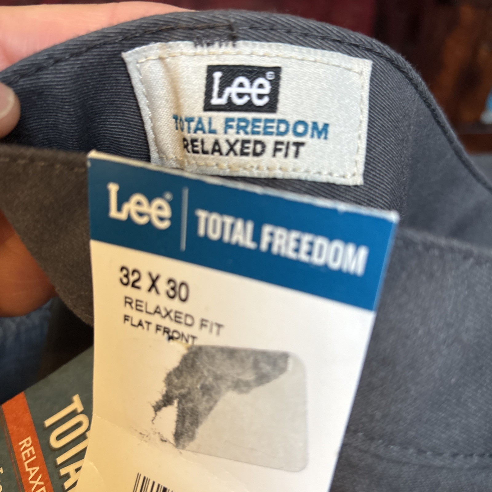 NWT Lee 32X30 Relaxed Fit Flat Front No Iron Charcoal Gray Total Freedom Pants