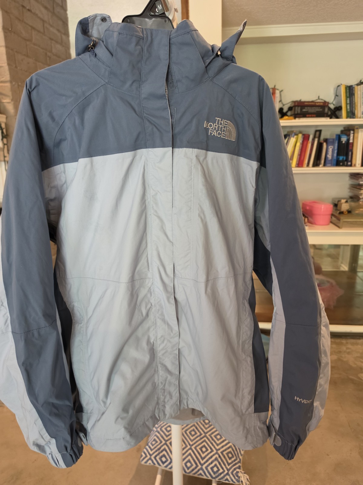 The North Face HyVent Women’s XL Hooded Full Zip Colorblock Jacket Blue