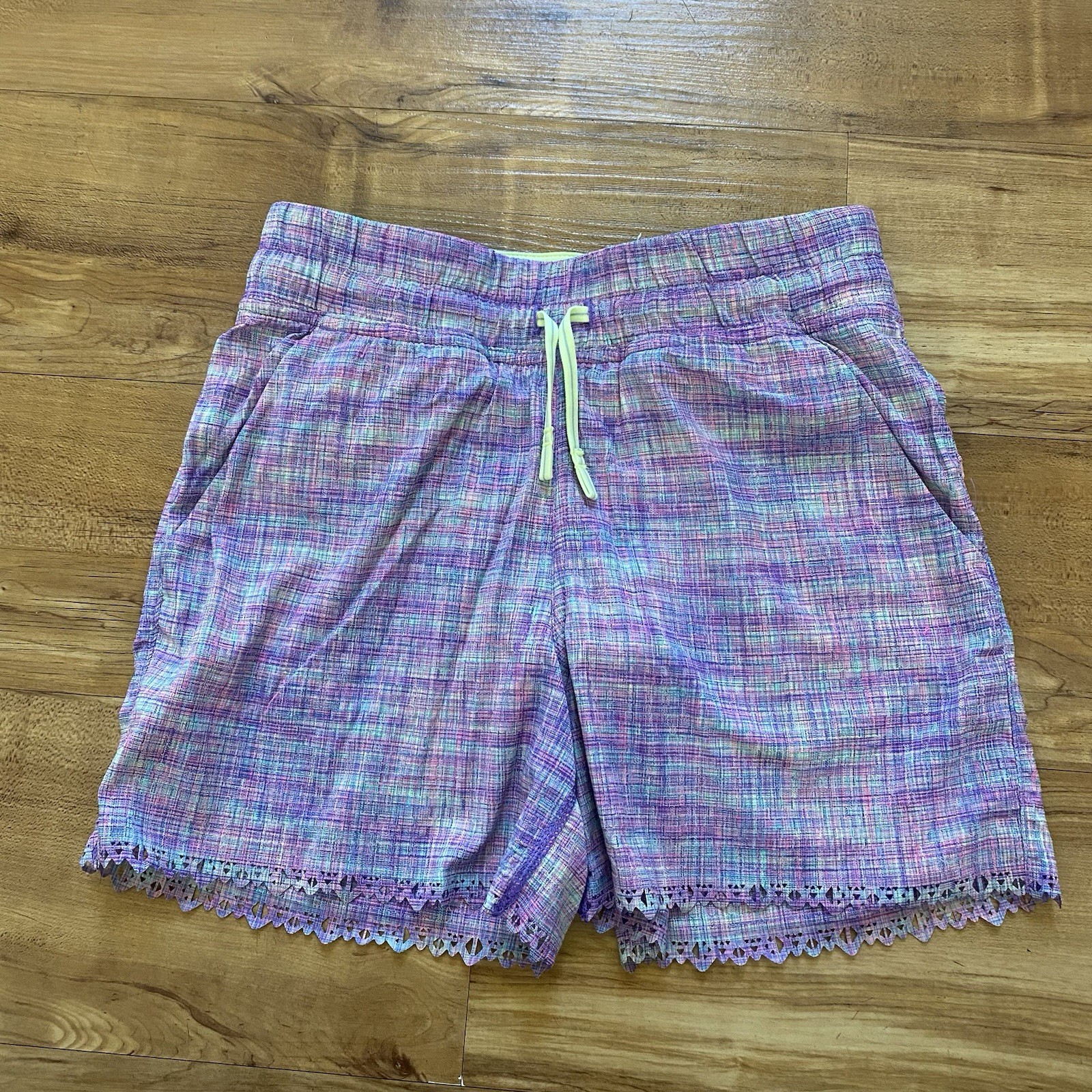 Ivivva Girl 10 Purple Pink Play Away Lined 3.5” Shorts Laser Cut Hem Crosshatch
