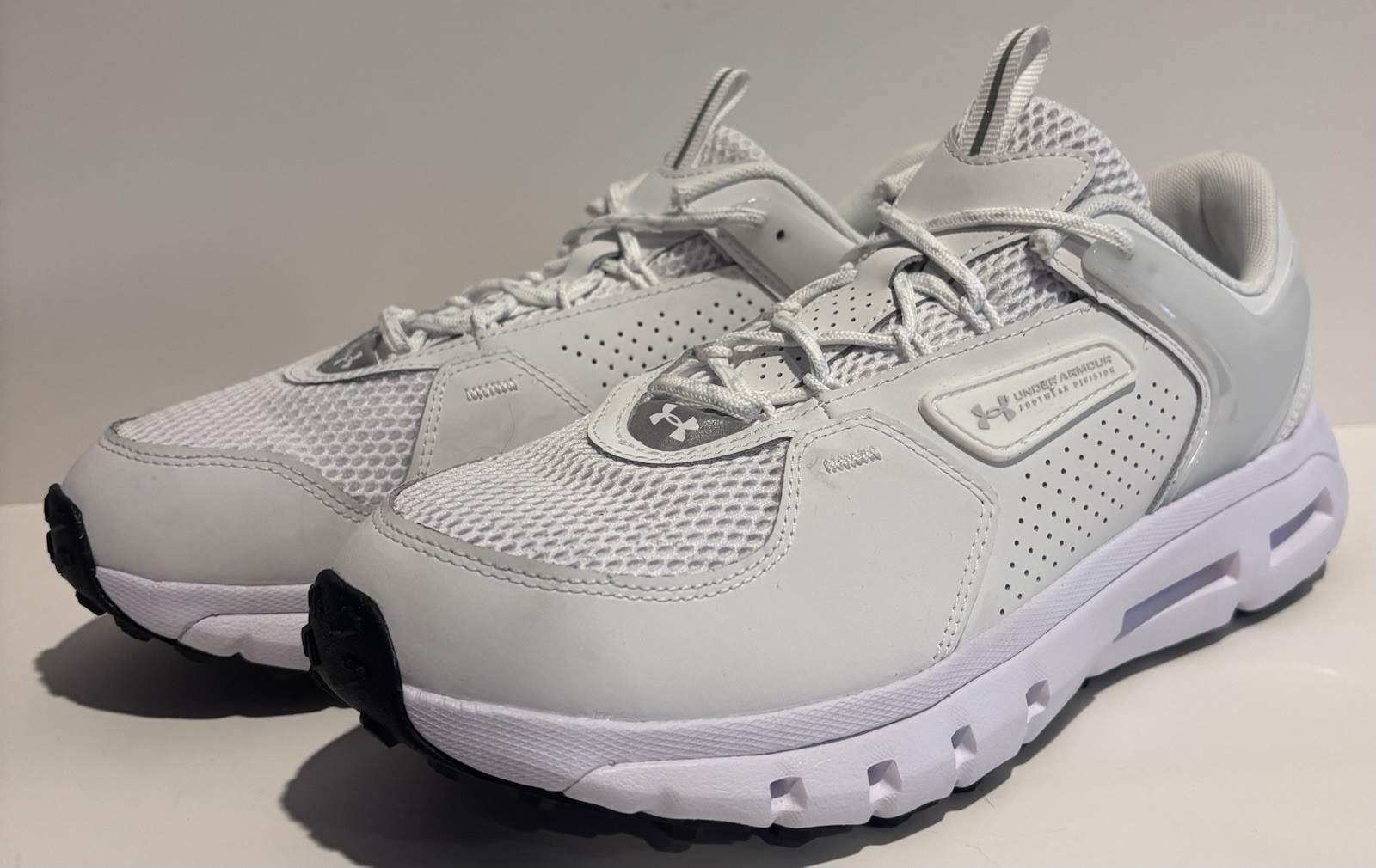 Under Armour UA Summit Trek Men’s Sneakers Shoes White / White / Blanc Size 10