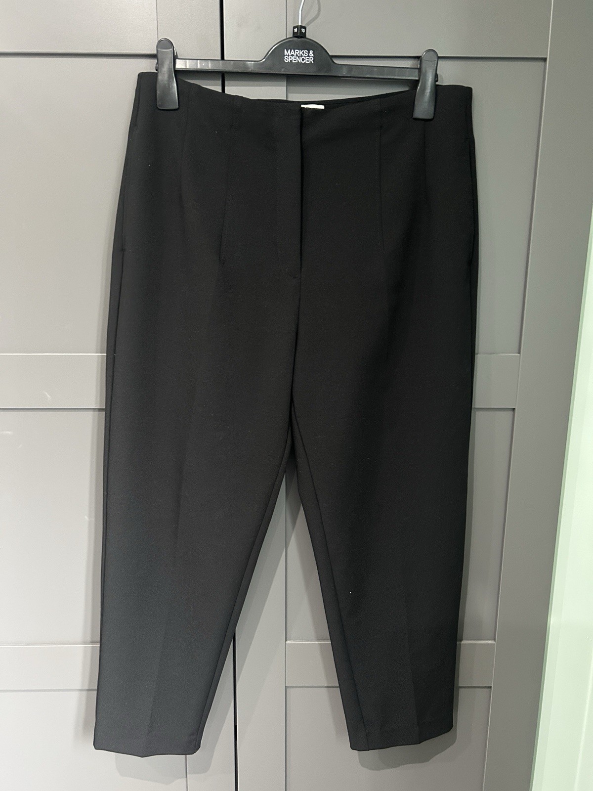 M&S Women’s Size 16 Regular Stretchy Trousers Jeggings Black Pockets VGC