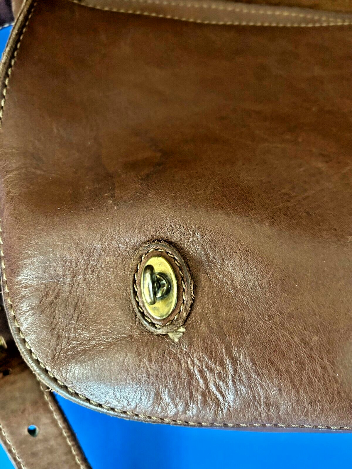 Fossil Austin Leather Turn Lock Saddle Flap Crossbody Messenger Shoulder Bag