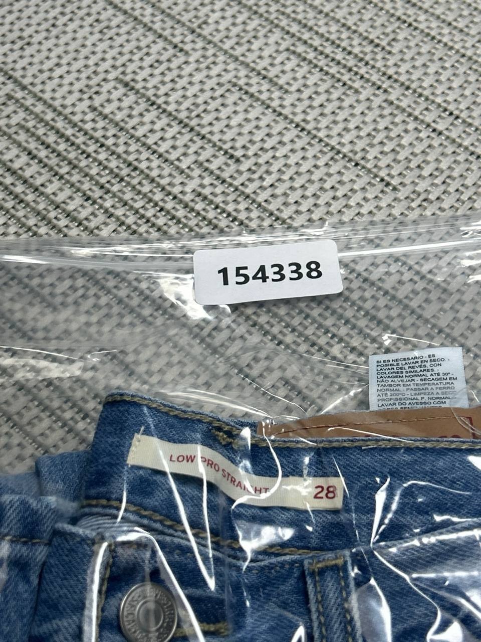 Levis Low Pro Straight Leg Authentic Jeans Womens 28 Blue Denim Cotton 28×30