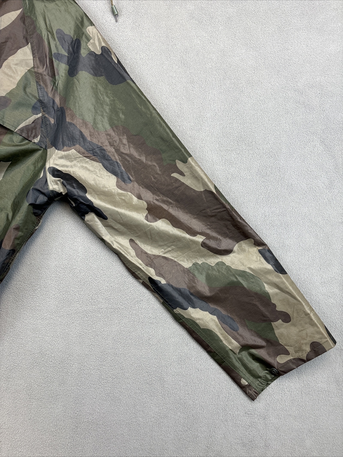 Mil-Tec by Sturm Men’s XL Frog Camo Green Rain Hunting Jacket Removable Hood