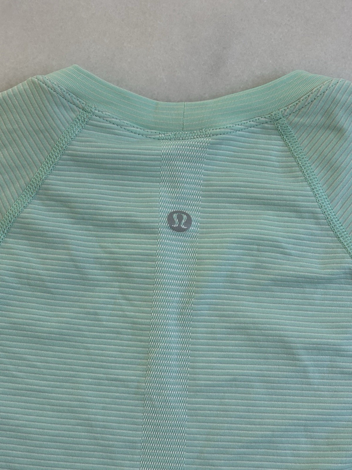 Lululemon Swiftly Tech Short-Sleeve Shirt 2.0 Waist, size 0