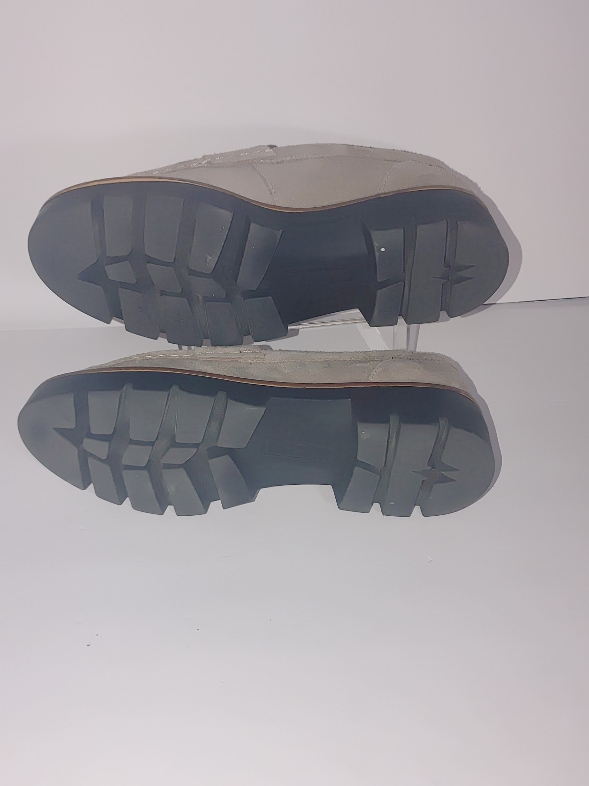 House of Harlow 1960 Womens 8.5M Suede Taupe Leather Penny Loafer Lug Sole Shoes