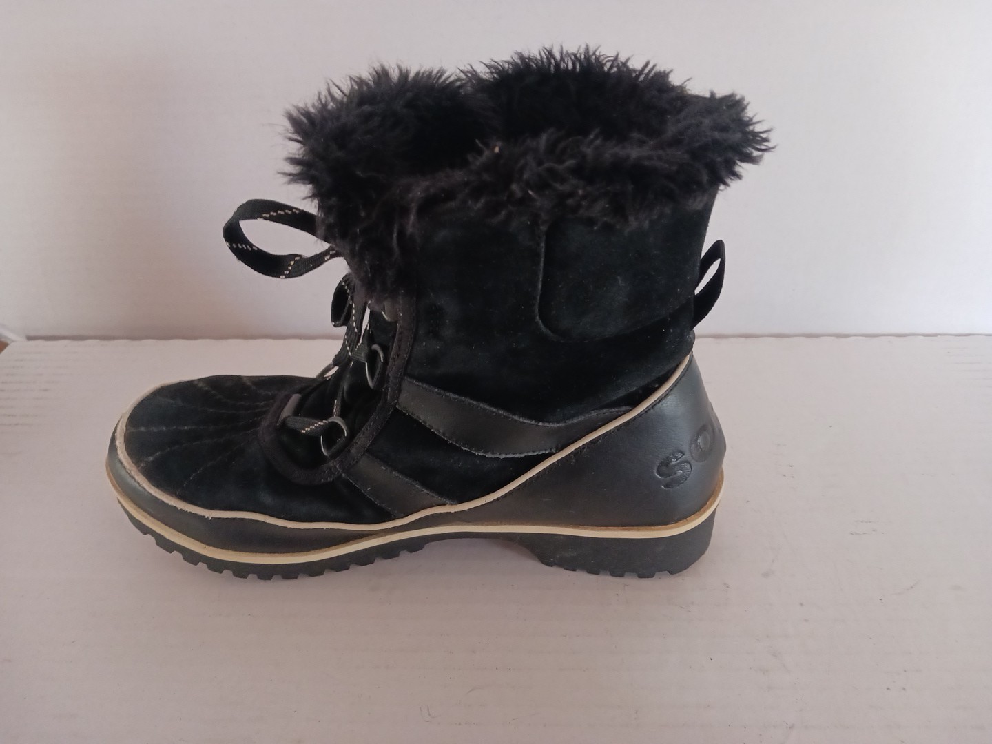Sorel Tivoli II Womens US 9.5 Leather Suede Black Waterproof Snow Boots