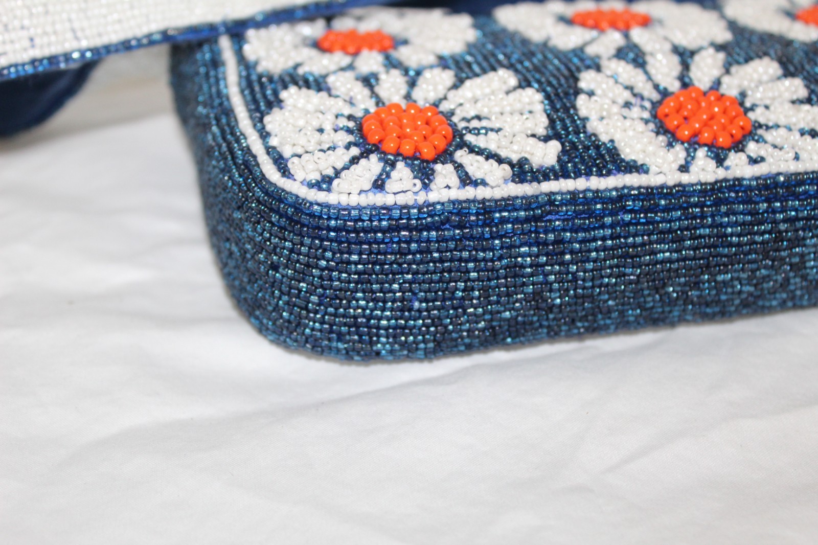 NEW MAEVE Anthropologie Fiona Beaded Daisy Flower Shoulder Bag Handbag