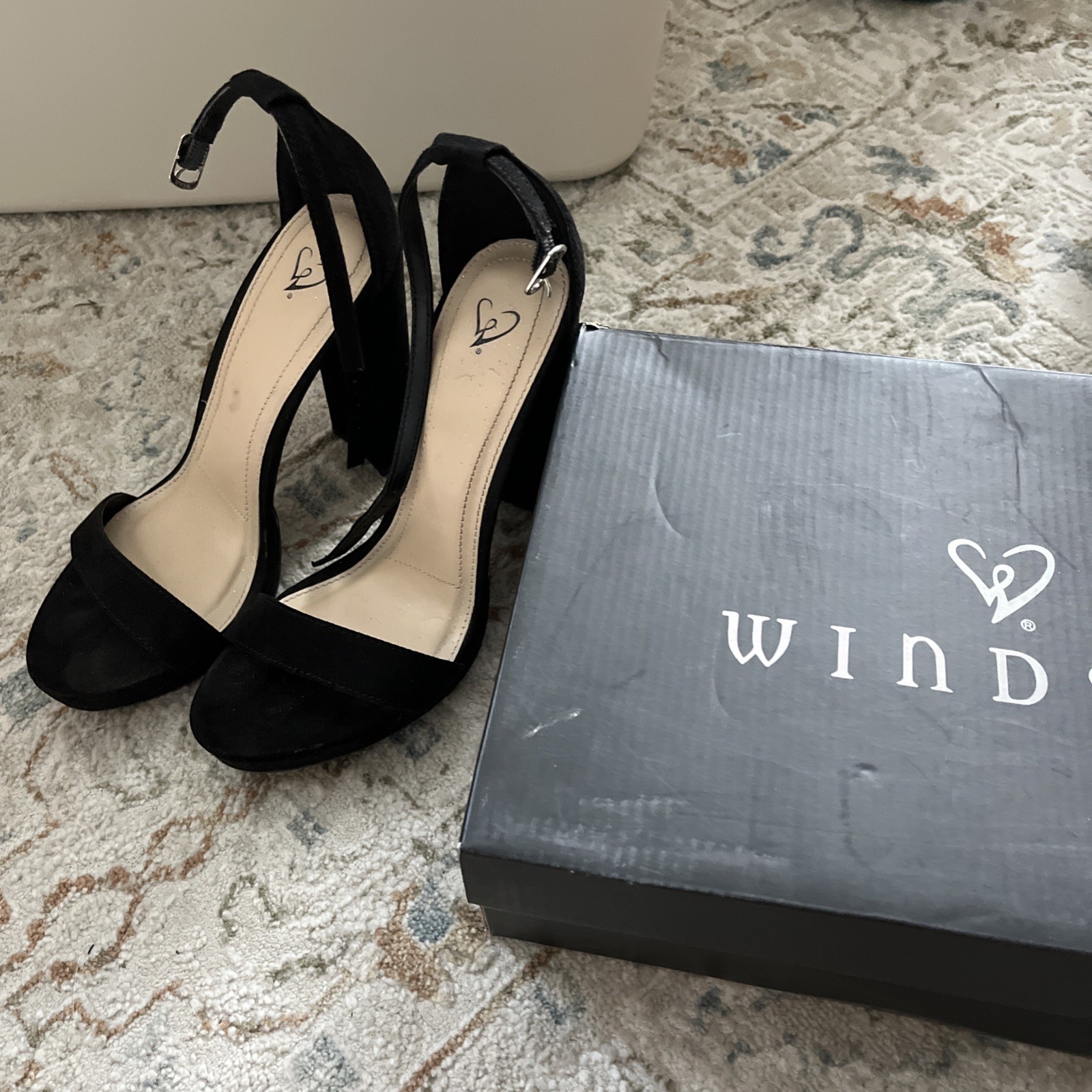 Windsor Black Suede MORRIN 3 Inch High Heels Women’s 7.5 Gently Used with Box