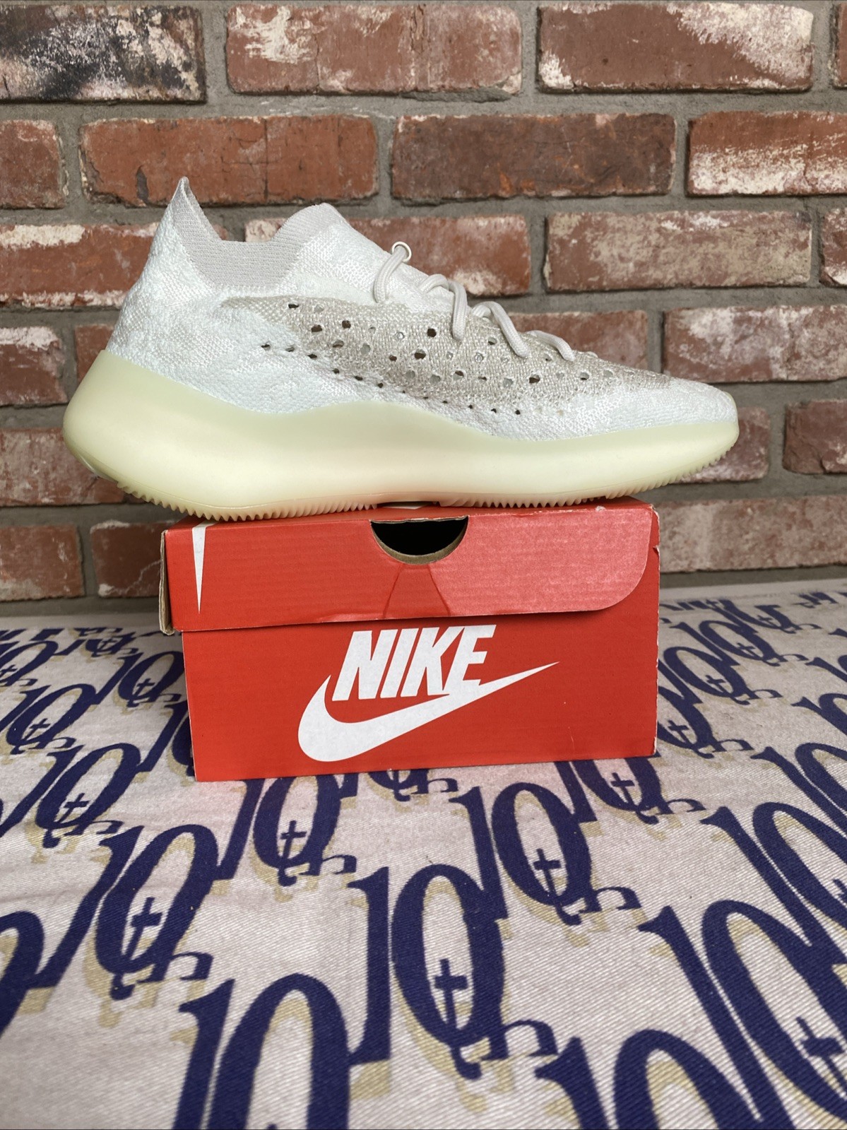 Size 10 Left Show Only – Adidas Men’s Yeezy Boost 380 Calcite Glow Brand New