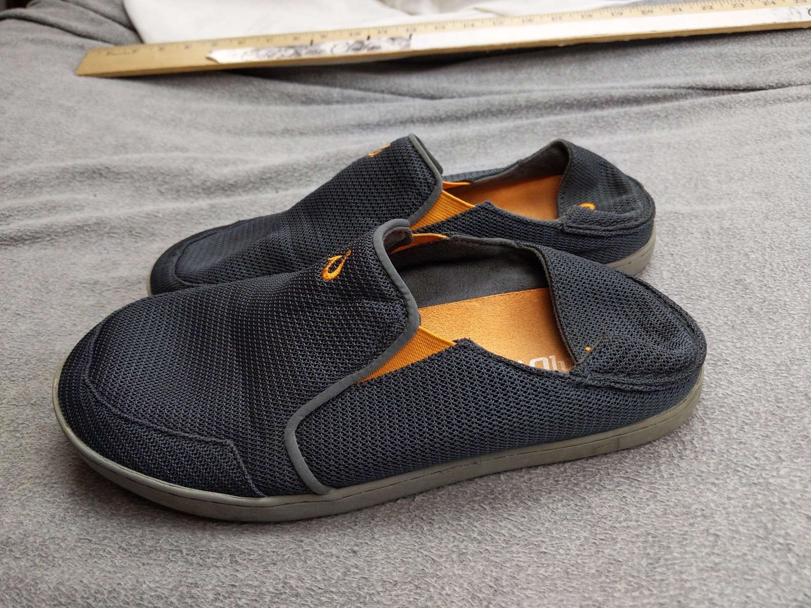 OluKai Nohea Mesh Shoes Mens Size 8 Black Gray Slip On Casual Comfort 10188-4242