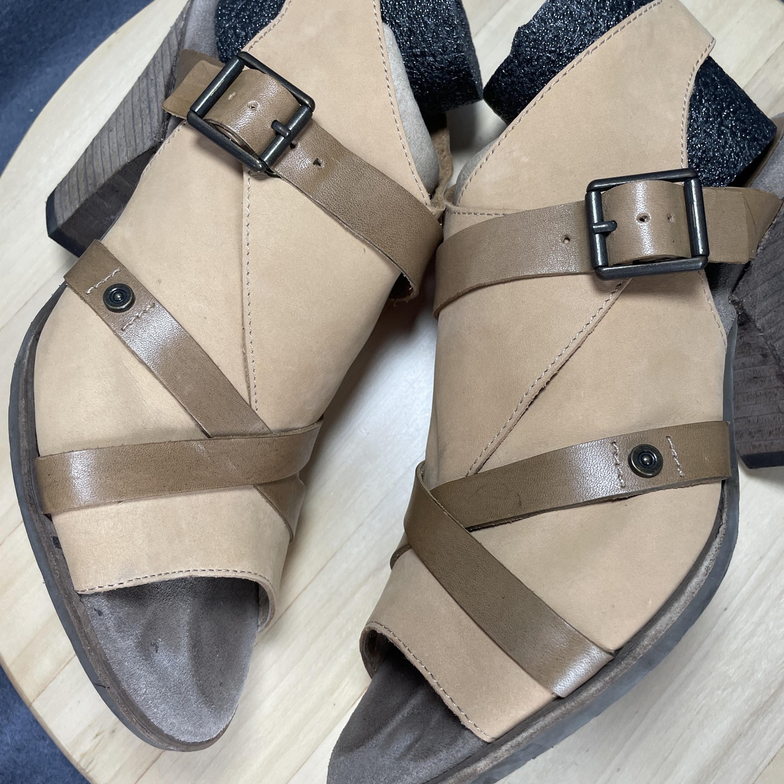 OTBT Strappy Leather Heel ESTIMATED Womens Sz 10?? Beige Tan Lt Brown Wrap