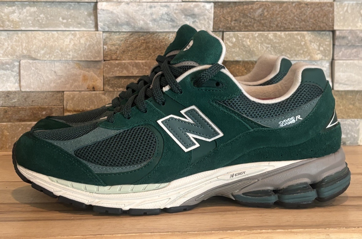 New Balance 2002R Men’s Sz 10.5 Marsh Green/New Spruce/Sea Salt Nice Condition
