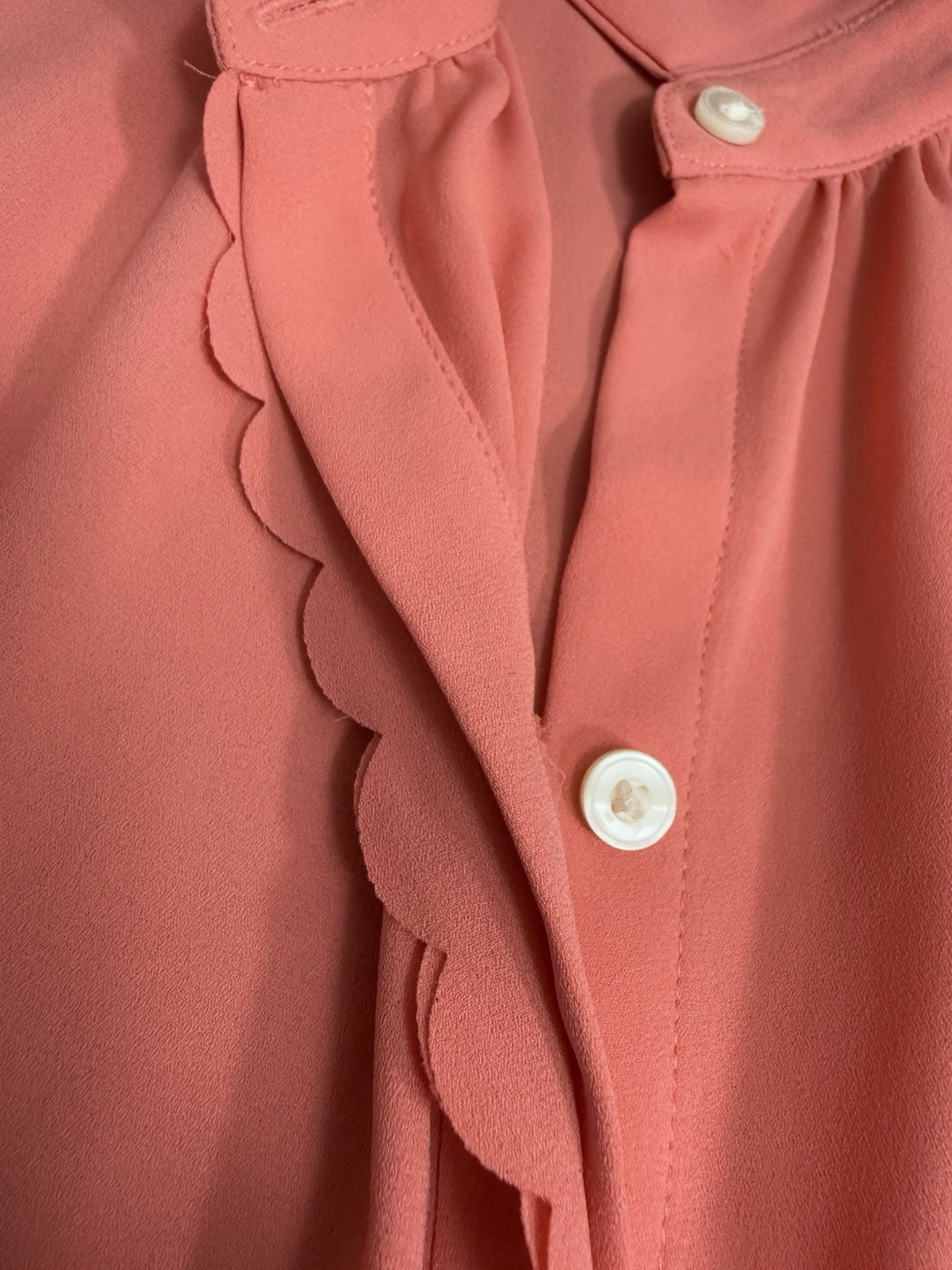 Loft XS Blouse Shell With Scalloped Button Detail Sleeveless Coral Super Cute