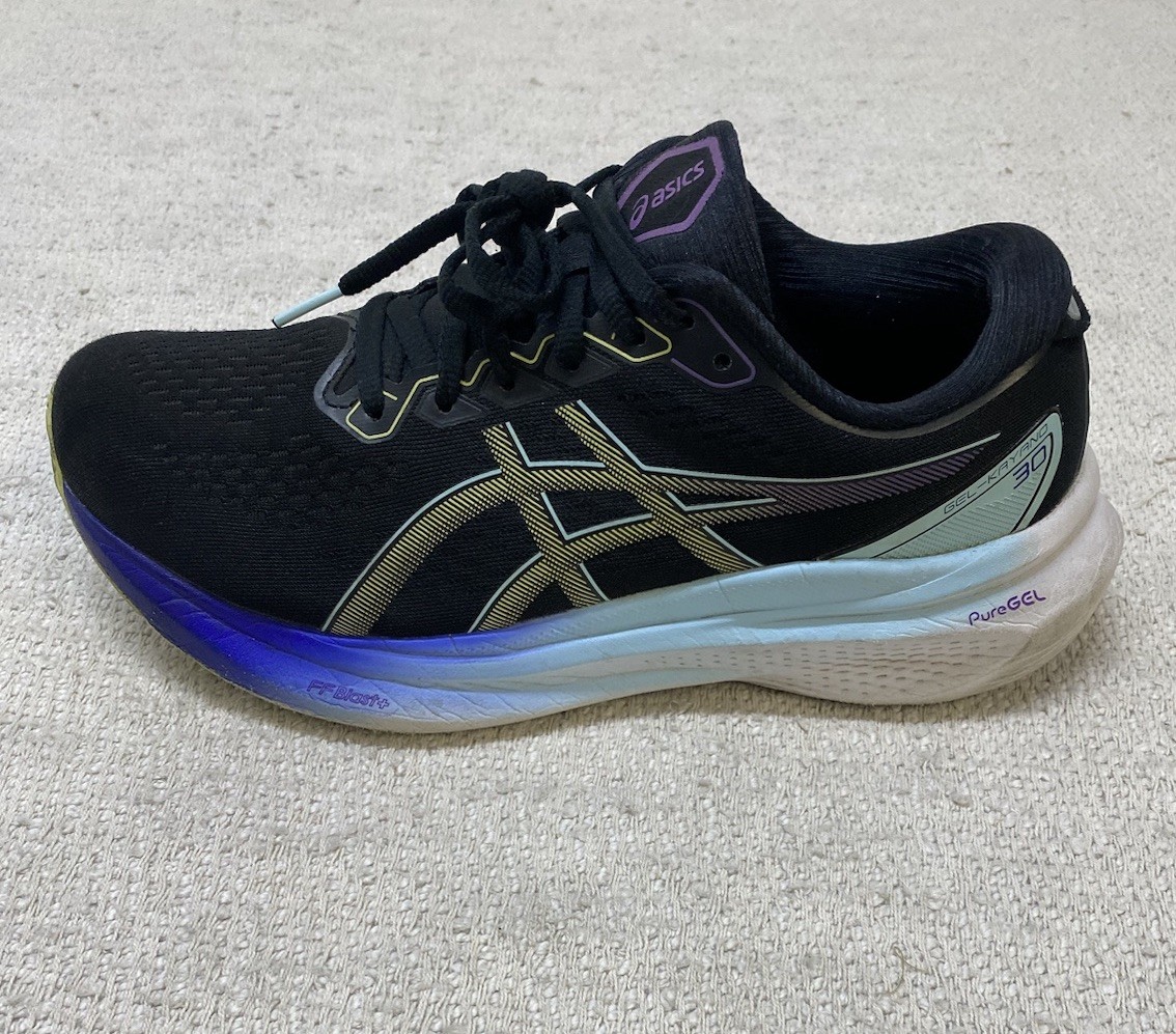 Asics Gel-Kayano 30 Women’s Running Shoes 9 1012B357 Black Gold Trainers