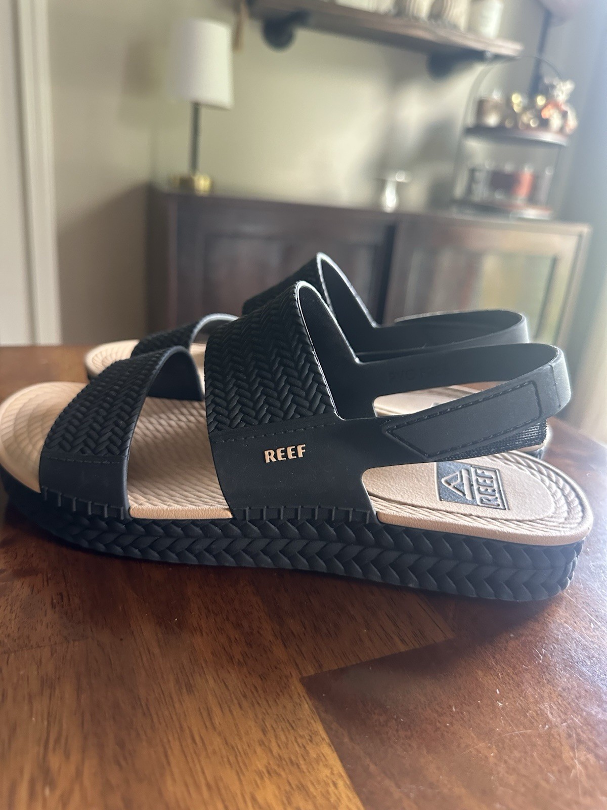 Reef Women’s Strappy Slip-On Sandals US 7 Black/Beige Rubber Upper Logo