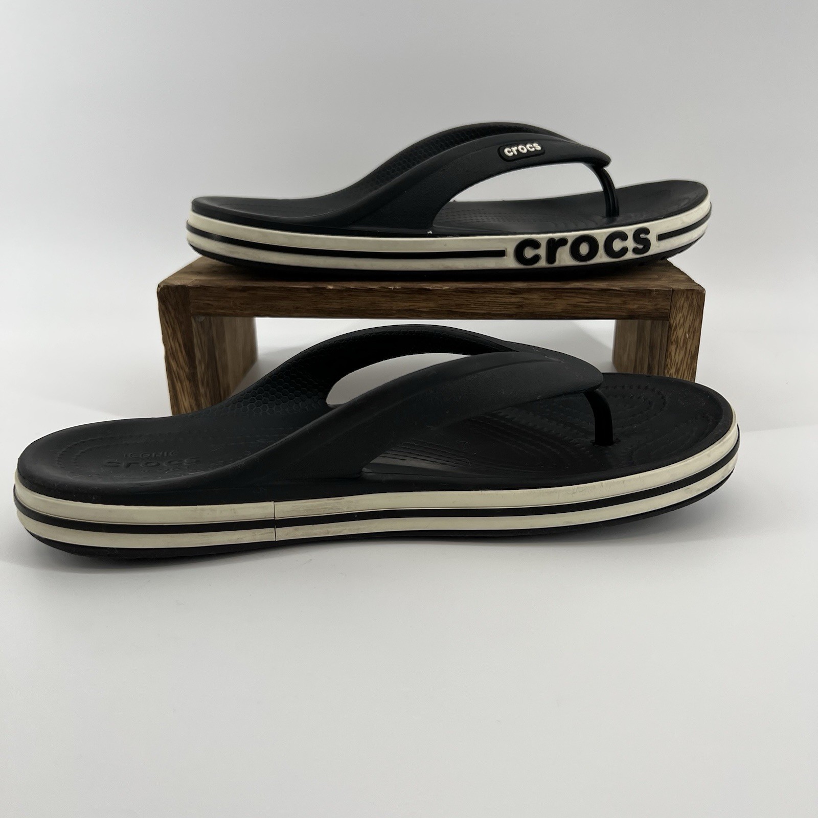 Crocs Bayaband Flip Flops Black White Unisex M4/W6 Preowned