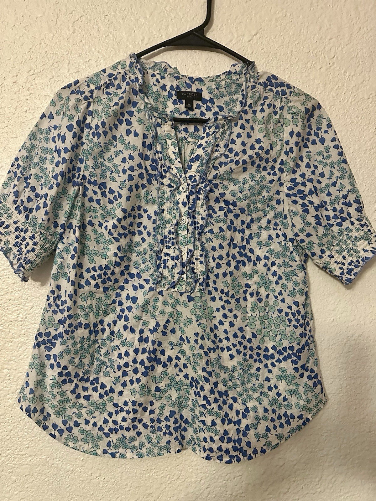 Talbots V-Neck Short Sleeve Woven Cotton Floral Ruffle Button Blouse SP Petite