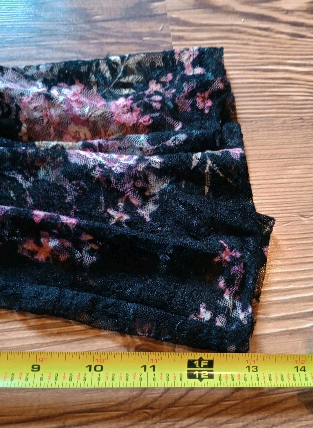 Time and Tru Peasant Black floral lace women’s size S smocked yoke top EUC