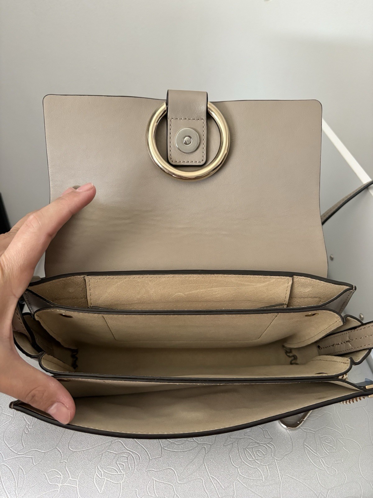 Chloé Beige Crossbody Bag, Gold Hardware, Ring Chain, Magnetic, Detachable Strap