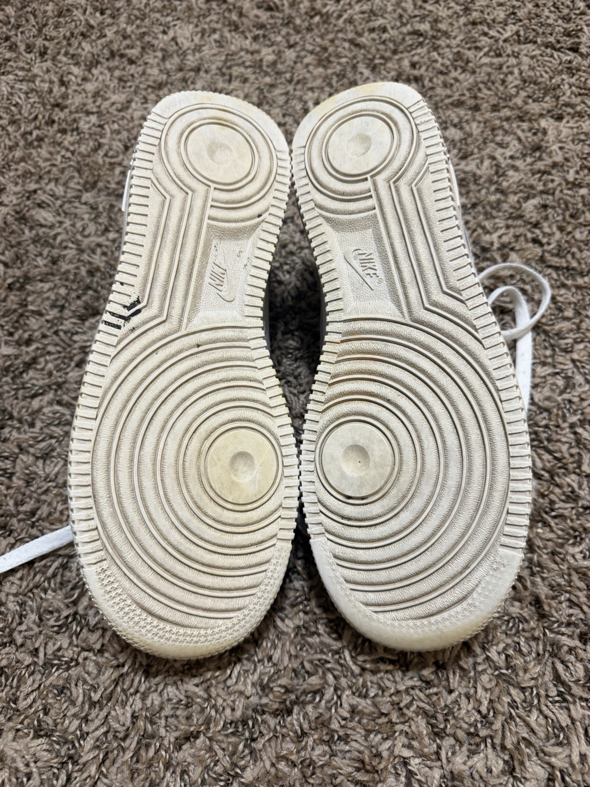 Size 7.5 – Nike Air Force 1 White