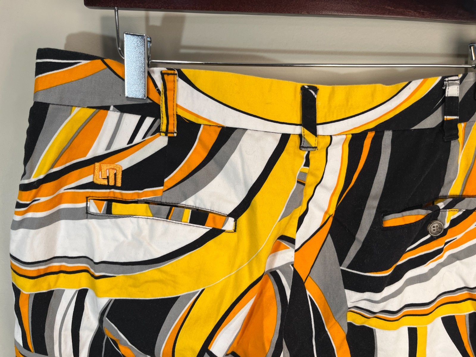 🔥 LoudMouth Men’s Gold Black White Crazy Print Flat Front Golf Shorts Size 34