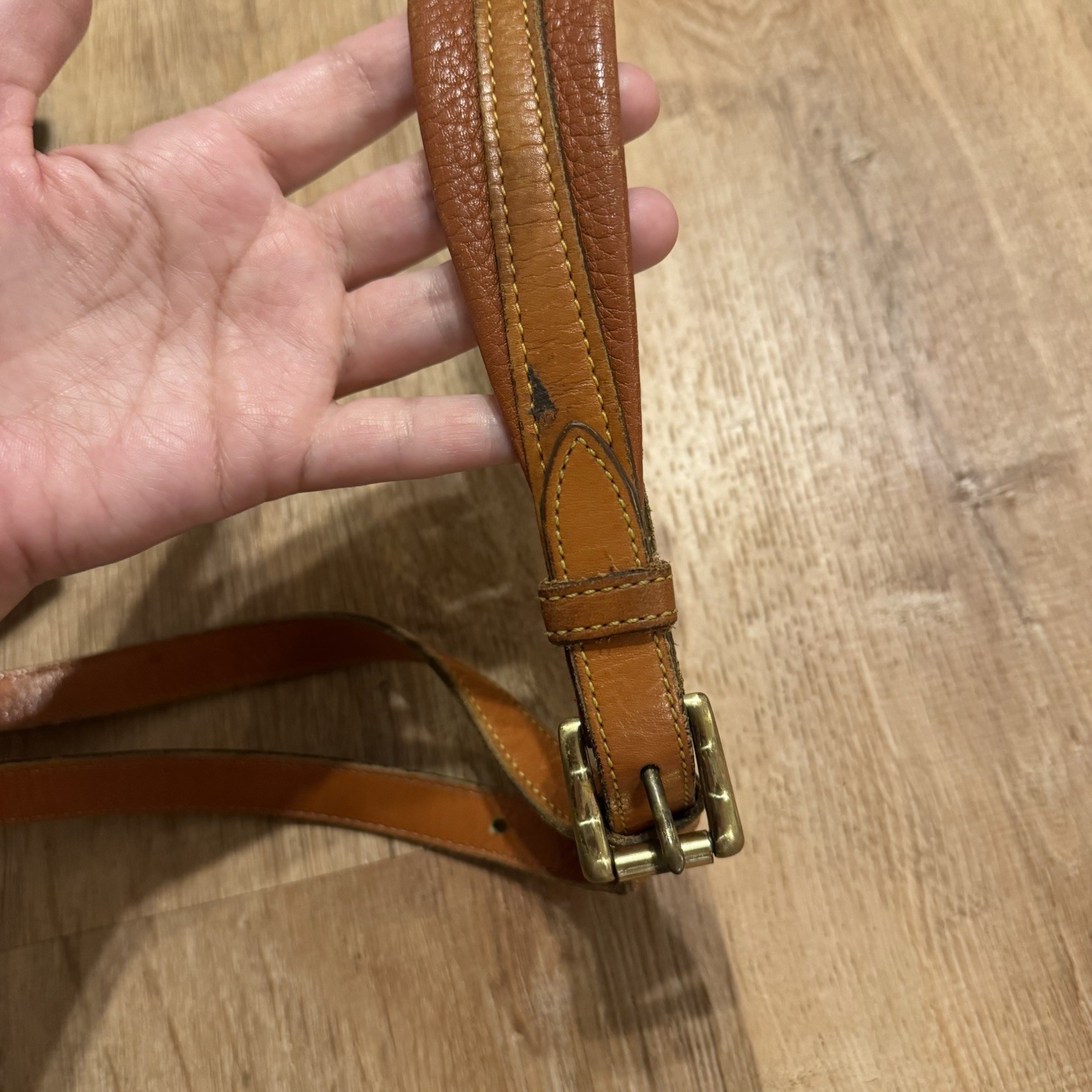 Vintage Dooney & Bourke AWL Leather Drawstring Bucket Bag Tan Crossbody