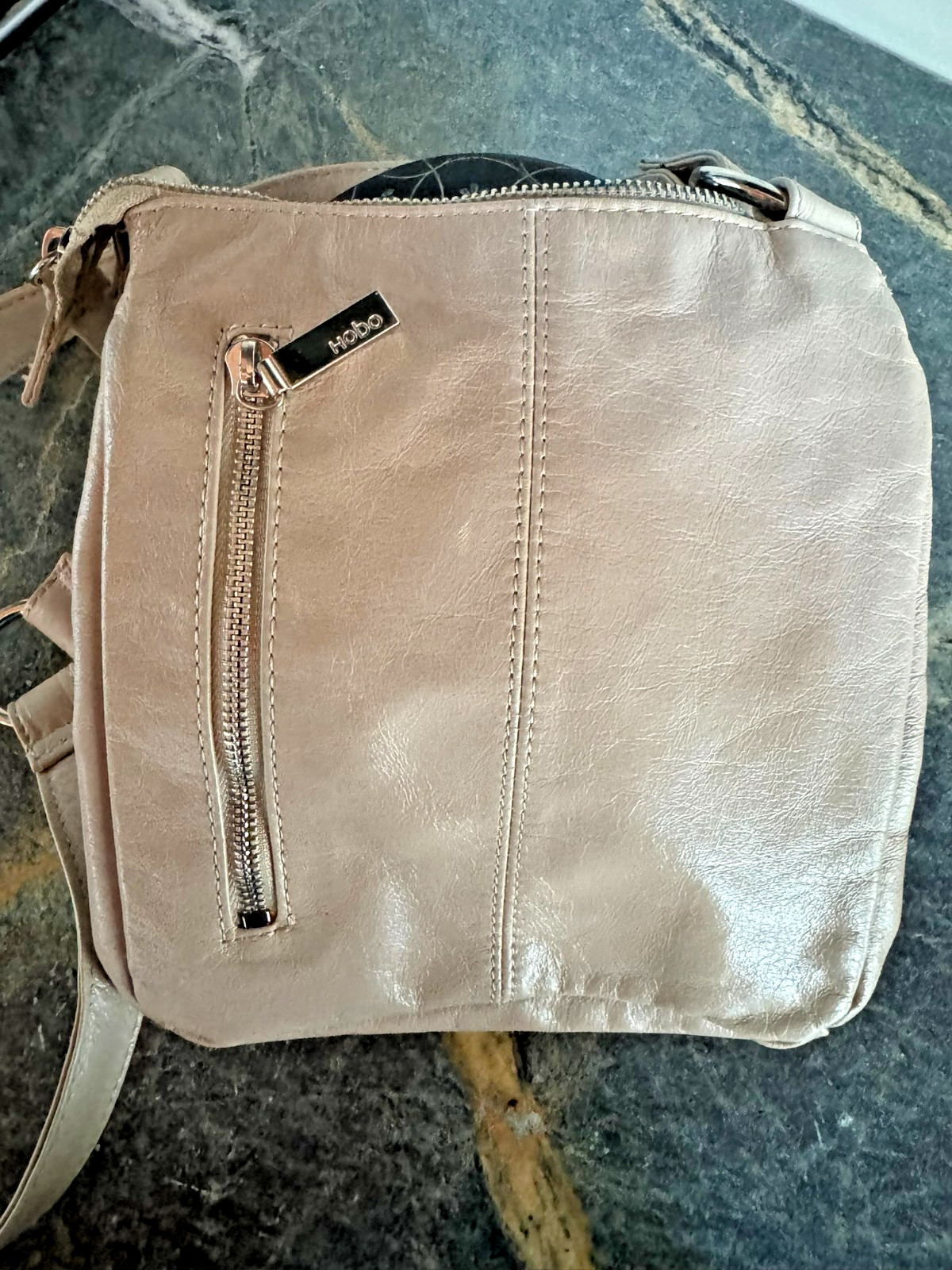 HOBO The Original Crossbody Leather Purse Bag in Cream/Beige/Stone – EUC