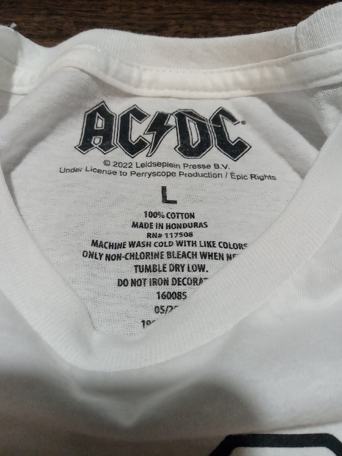 AC/DC T-shirt Men’s Size Large “Blow Up Your Video” Angus Young Tee