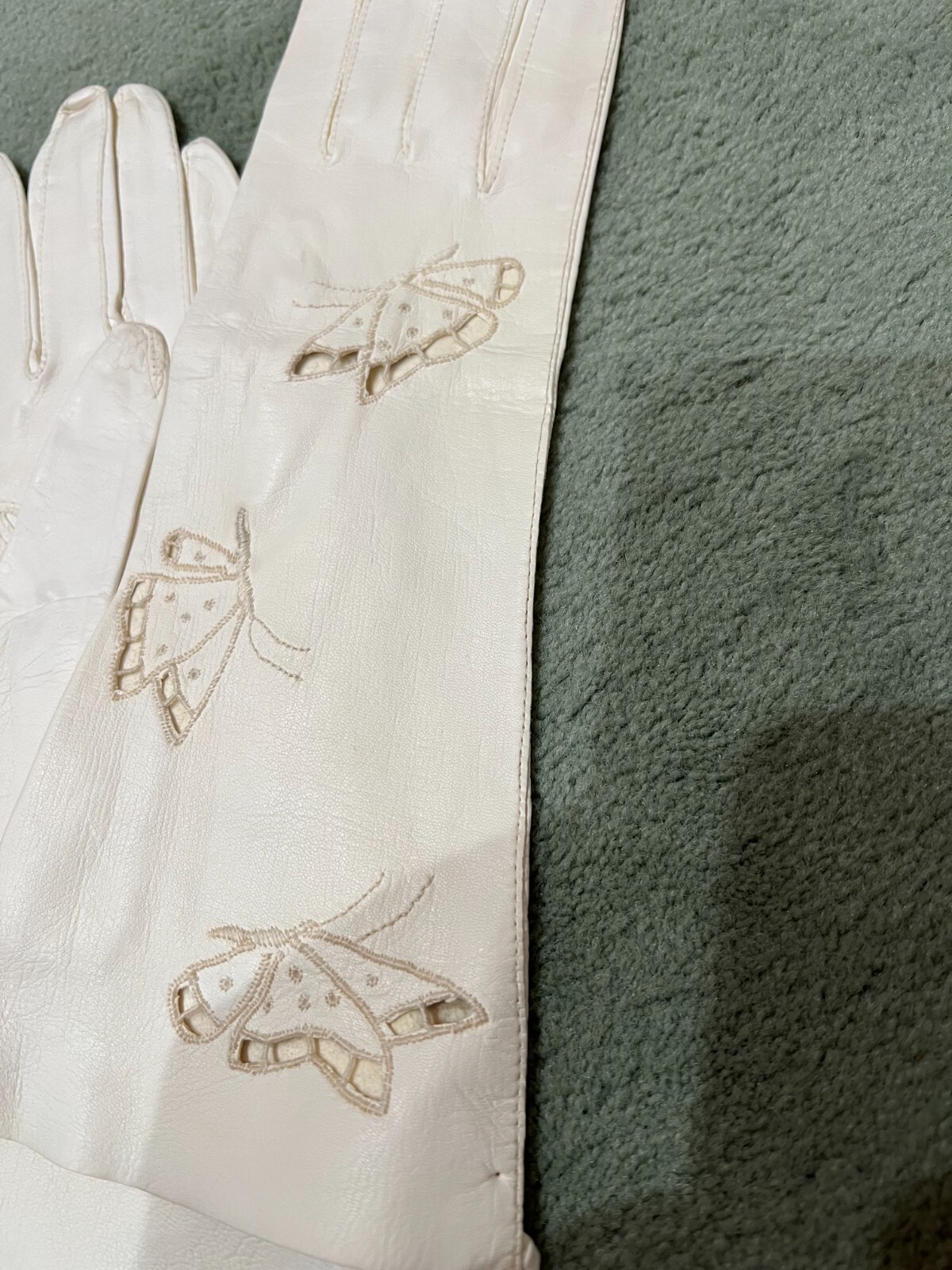 Vintage IVORY 12′ Leather Gloves Womens Sz 7 1/4 Made in ITALY EXCELLENT