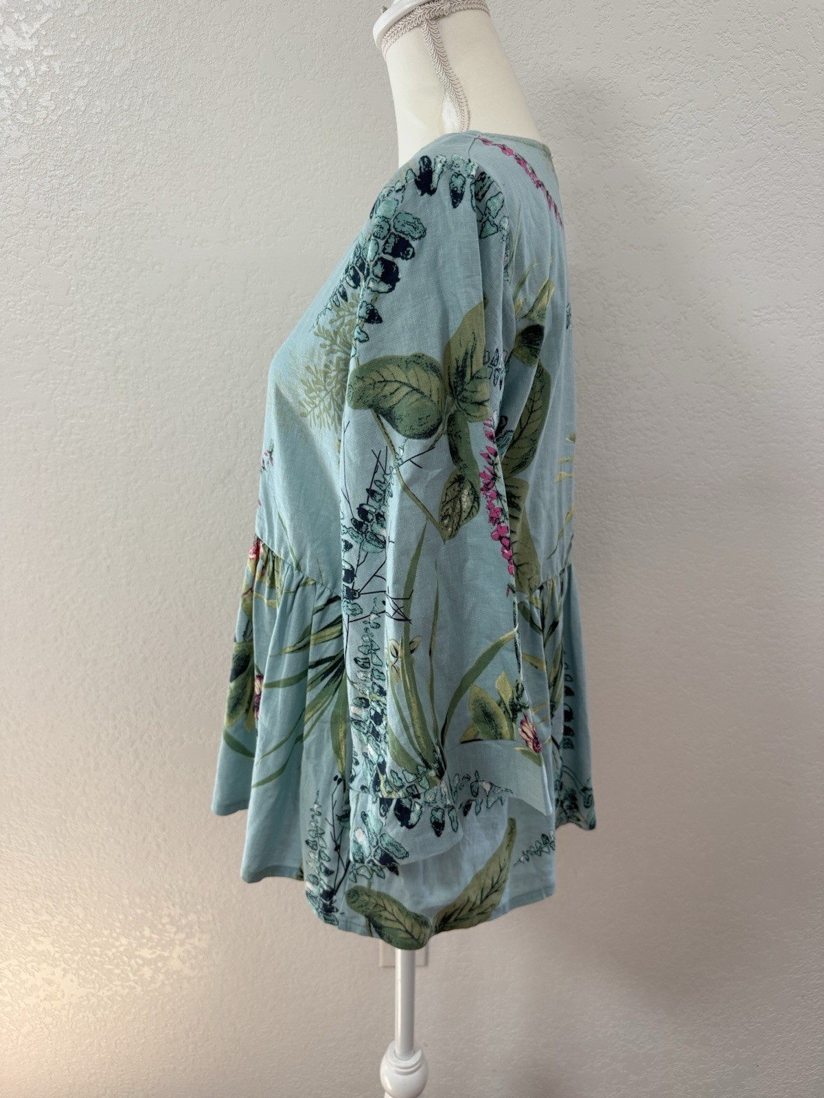 KAKTUS Tunic Blouse Blue Floral V-Neck 3/4 Bell Sleeve Woven Linen S
