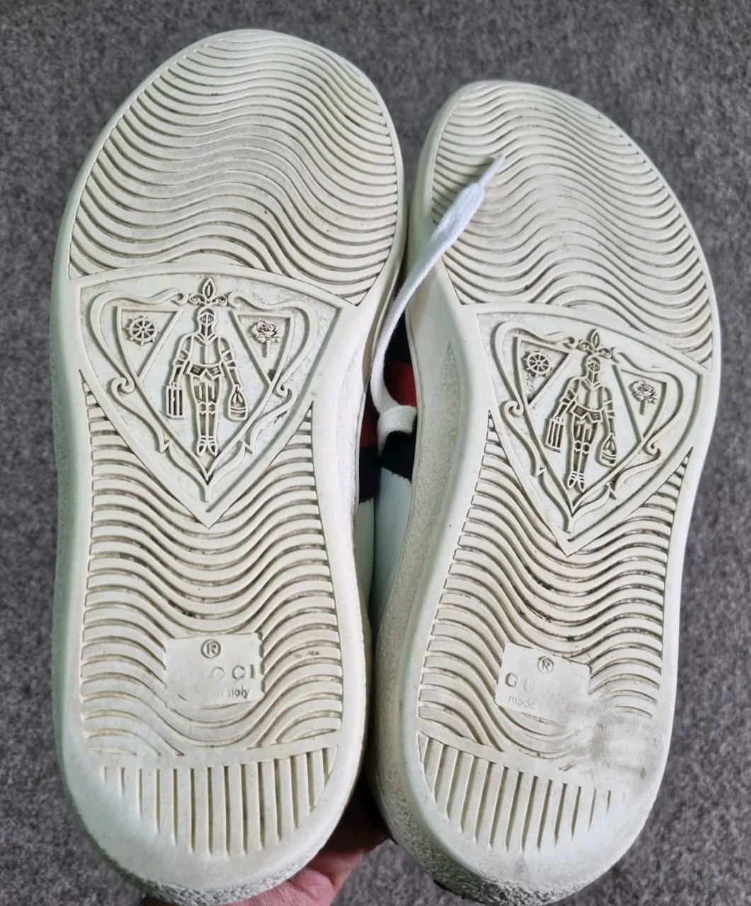 Gucci Shoes Men Ace Sneakers White Leather Navy Red Web Stripe Gucci Size 9 US