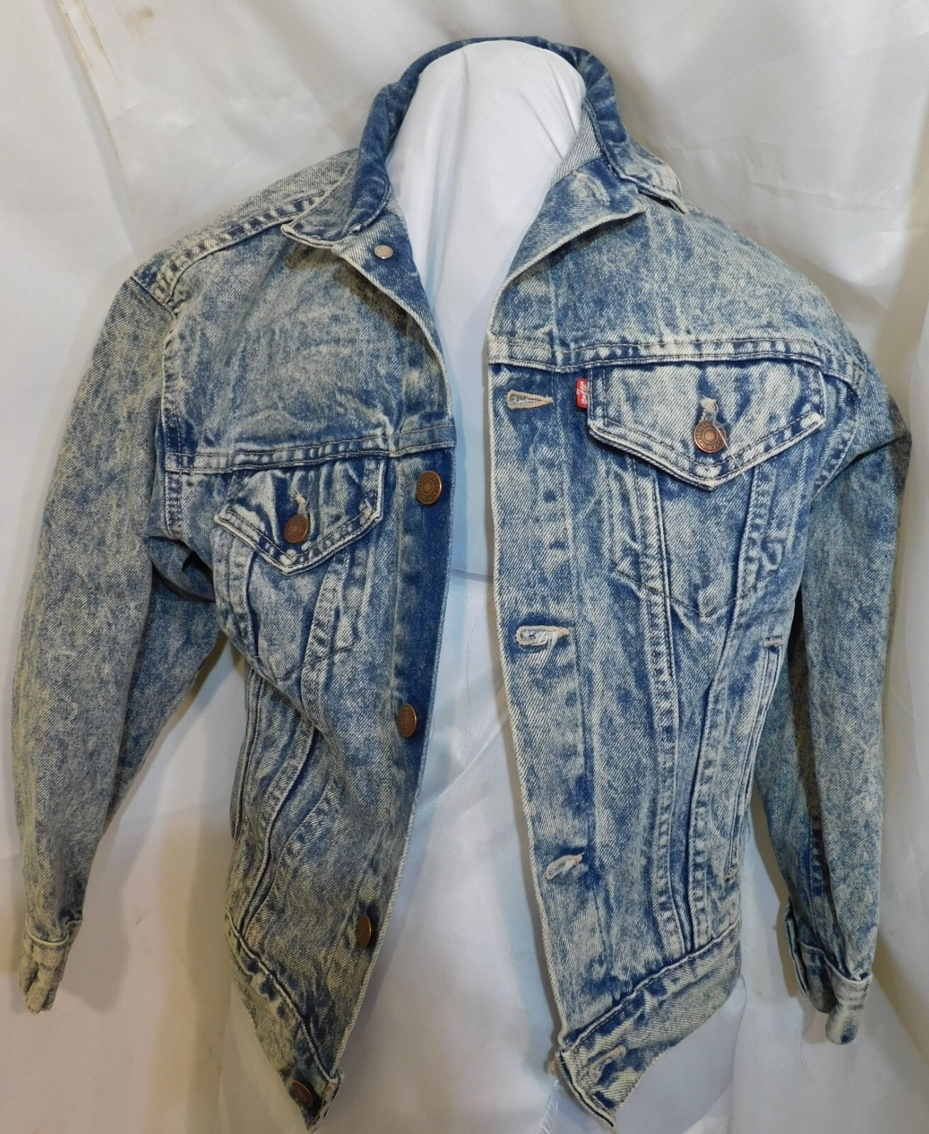 Levis Blue Denim Jacket Women’s 34″ Chest Medium Sandwash USA Made Vtg 80s