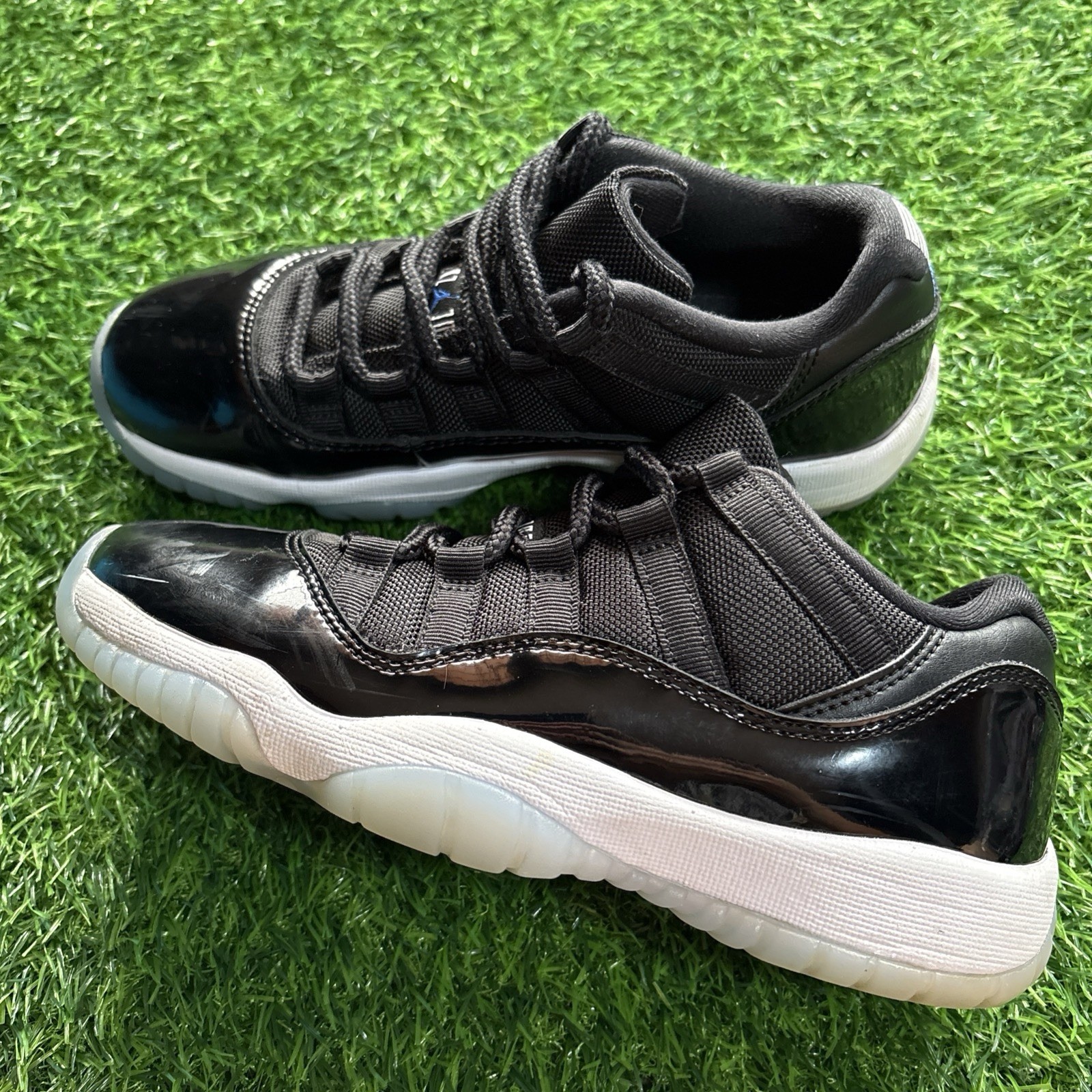 Nike Air Jordan 11 Retro Low Space Jam GS Size 4.5Y Black White FV5121-004