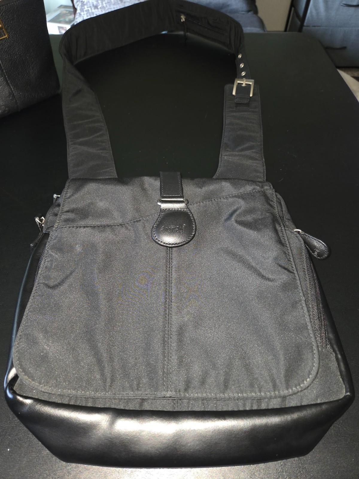 AmeriBag New Yorker Crossbody Messenger Travel Bag Black Nylon w/ Leather